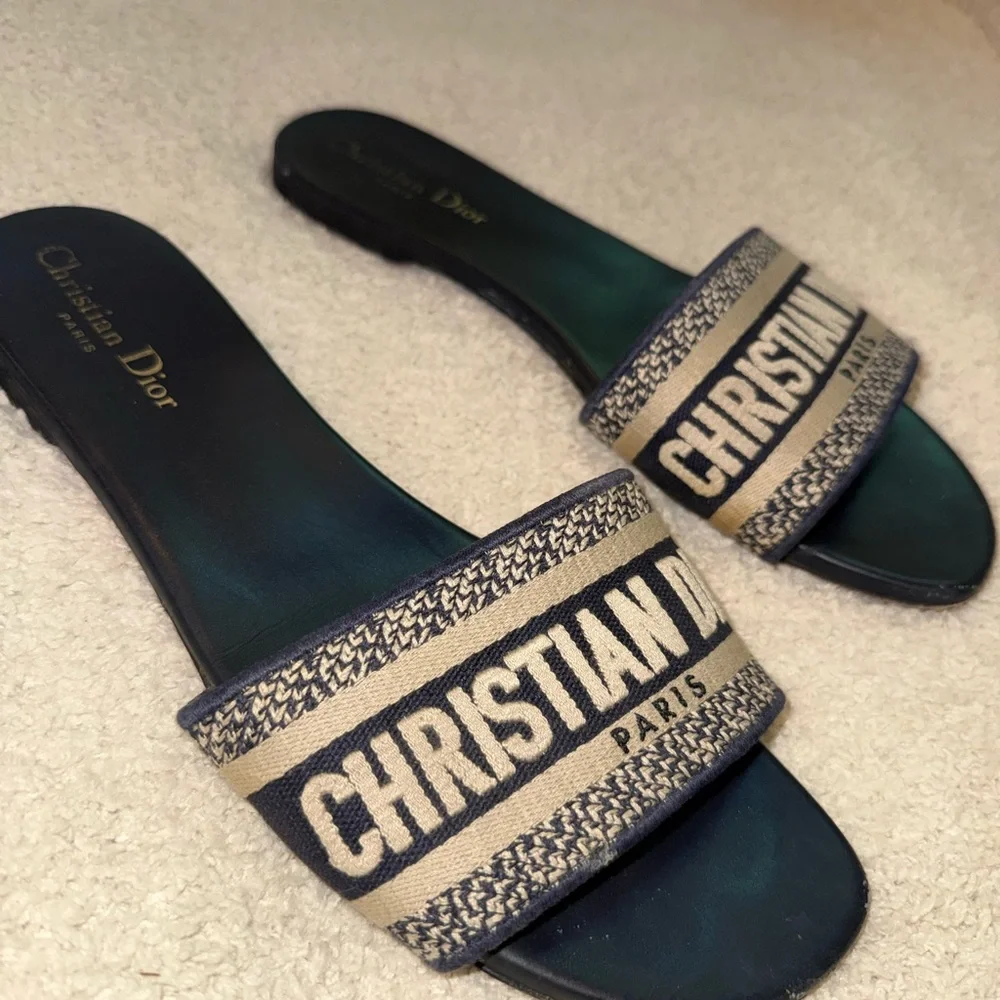 DiorWomen's Slides - Picture 1 of 4